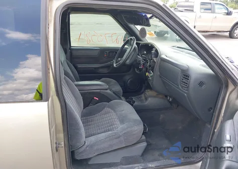 1998 Chevrolet S-10 Ls Sportside z USA, uszkodzony, nr VIN 1GCCS19W7W8157085